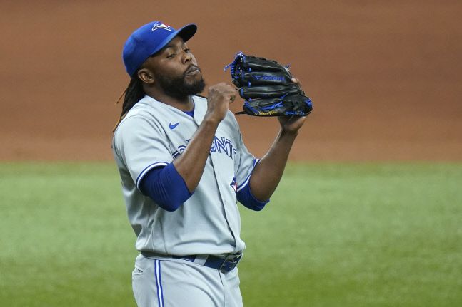 탬파베이 레이스전에서 1.1이닝을 깔끔하게 던지며 1-0 승리를 지킨 라파엘 돌리스. 시즌 2세이브. 탬파베이(플로리다)AP연합뉴스