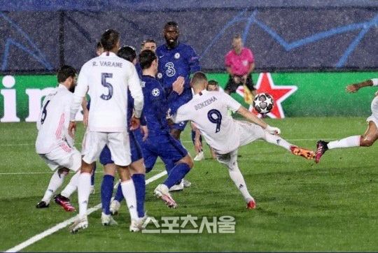 카림 벤제마가 전반 29분 1-1 동점골을 성공시키고 있다. UEFA 홈페이지 캡처
