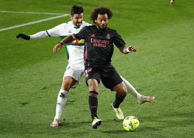 레알 마드리드의 베테랑 왼쪽풀백인 마르셀루(앞쪽). 로이터 연합뉴스