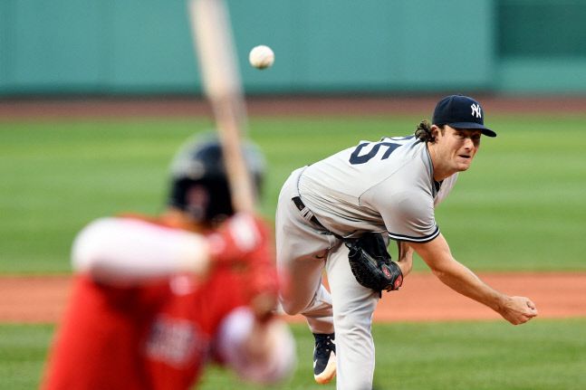 양키스 선발투수 게릿 콜이 지난달 24일 보스턴과 원정경기에서 투구하고 있다. 보스턴 | USA투데이 연합뉴스