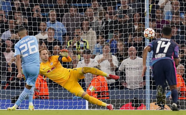 맨시티의 리야드 마레즈가 골을 터뜨리고 있다. 맨체스터|EPA 연합뉴스