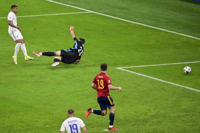 음바페의 결승골 순간. 밀라노|AP 연합뉴스