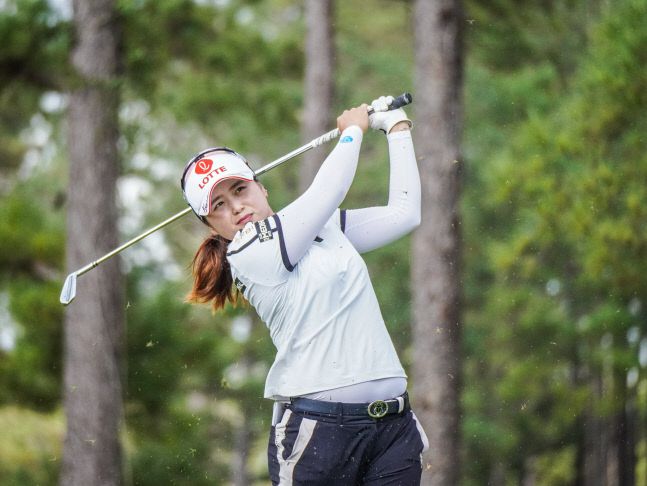 최혜진이 12일(한국시간) 하이랜드 오크스 골프클럽에서 열린 LPGA투어 Q시리즈 7라운드에서 아이언 샷하고 있다. 제공=LPGA투어