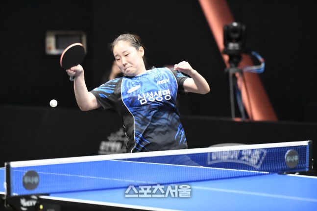 삼성생명의 이시온. 한국프로탁구리그