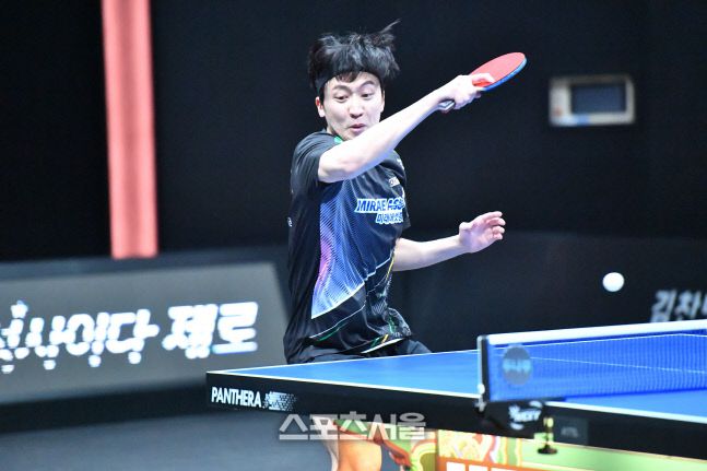 미래에셋증권의 정영식. 한국프로탁구리그