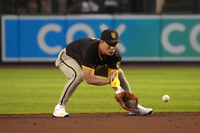 지난 8일 애리저나 다이몬드백스전 개막전에 2루수로 출장해 수비하고 있는 샌디에이고 파드리스 유틸리티맨 김하성. USA TODAY Sports연합뉴스