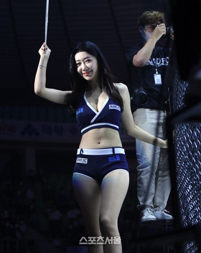 산해리가 케이지에서 화려한 자태를 뽐내고 있다. 대구 = 이주상기자 rainbow@sportsseoul.com