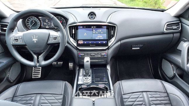 마세라티 기블리 GT 하이브리드 실내공간. 스포츠서울 이웅희기자 iaspire@