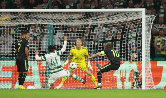 루카 모드리치가 골을 터뜨리고 있다. 글래스고|로이터 연합뉴스