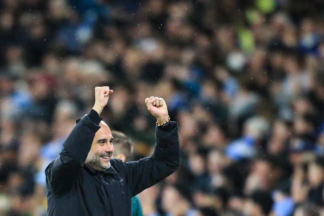 펩 과르디올라 맨체스터 시티 감독이 엘링 홀란의 두번째 골이 터지자 좋아하고 있다. 맨체스터 시티|AFP 연합뉴스