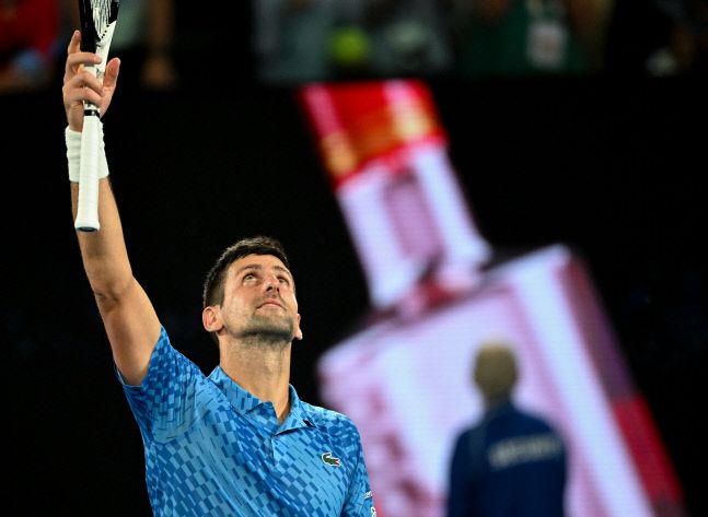 4강전에서 토미 폴을 가볍게 제압한 조코비치. 멜버른|신화 연합뉴스