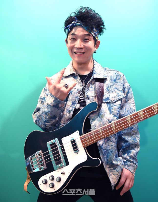 크라잉넛 한경록이 지난 1월30일 서울 마포구에 위치한 연습실에서 스포츠서울과 인터뷰에 앞서 포즈를 취하고 있다. 최승섭기자 thunder@sportsseoul.com