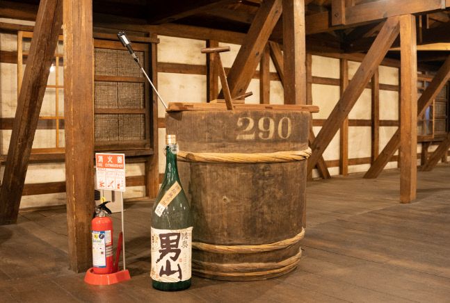 현지의 맛있는 쌀과 좋은 물을 이용해 전통주를 만드는 240년 역사를 자랑하는 양조장. 사진 | 조세현