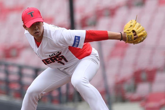 KIA 투수 임기영이 지난 24일 SSG와 가진 시범경기에 등판해 역투하고 있다. 제공 | KIA타이거즈.