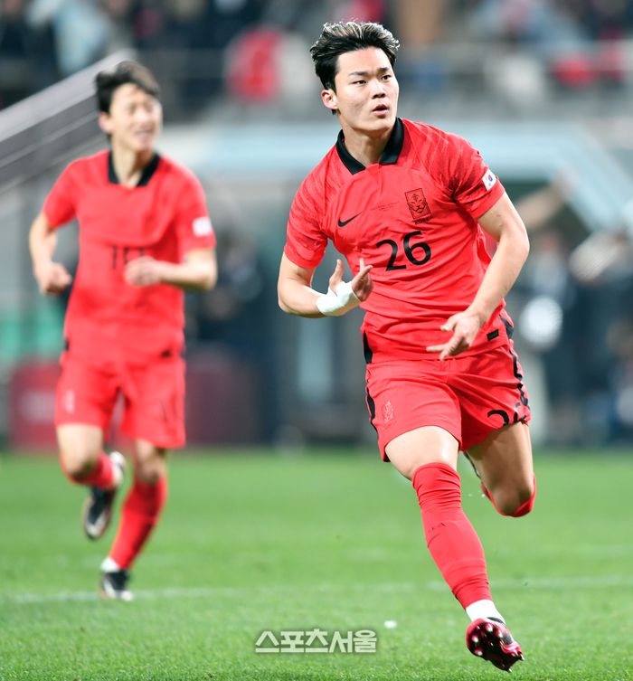 오현규가 28일 서울월드컵경기장에서 열린 대한민국과 우루과이대표팀과의 평가전 후반 동점골을 성공시킨 후 환호하고 있다. 하지만 아쉽게도 비디오판독으로 노골로 선언됐다.2023.03.28.상암 | 강영조기자 kanjo@sportsseoul.com