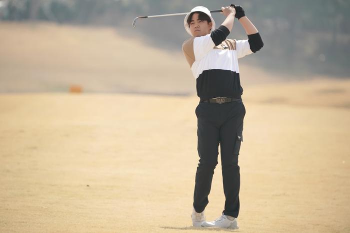 장유빈이 29일 솔라고CC에서 열린 KPGA 스릭슨투어 개막전에서 샷하고 있다. 사진제공 | 던롭스포츠코리아