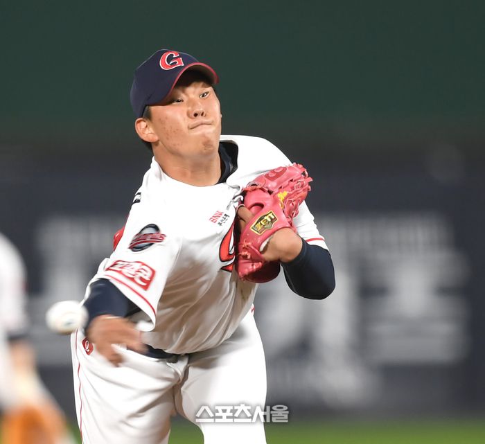 롯데 서준원 . 2022. 5. 12.사직 | 최승섭기자 thunder@sportsseoul.com