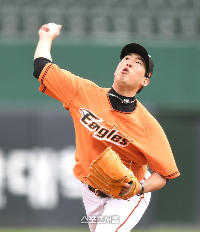 한화 투수 박상원이 26일 사직야구장에서 열린 KBO리그 시범경기 롯데와 경기 6회 역투하고 있다. 2023. 3. 26.사직 | 최승섭기자 thunder@sportsseoul.com