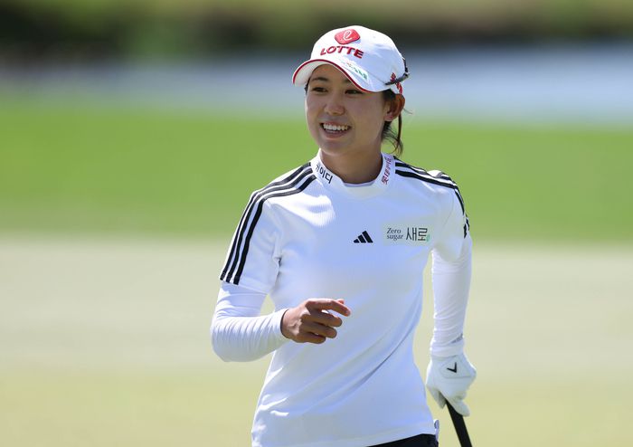 황유민이 16일(한국시간) 미국 하와이주 호아칼레이CC에서 열린 LPGA투어 롯데 챔피언십 최종라운드에서 밝은 표정으로 이동하고 있다. 사진제공 | 대홍기획
