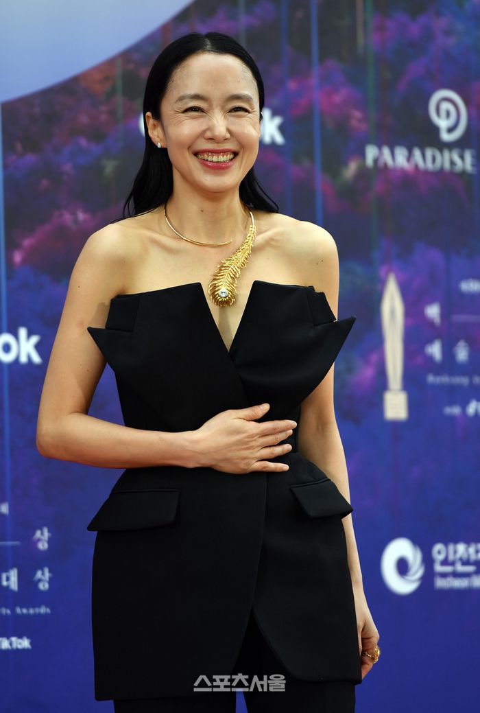 [포토]‘오늘은 상만 받을게요!’ 백상예술대상 전도연