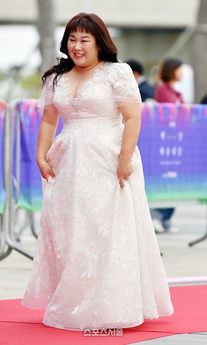 [포토]‘설렘가득 드레스’ 백상예술대상 김민경