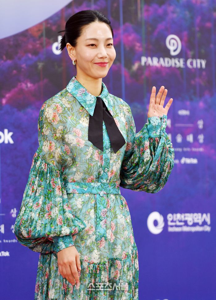 [포토]넘보기 힘든 패션센스·· ‘백상예술대상’ 김신록