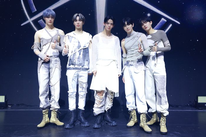 그룹 CIX(씨아이엑스)가 29일 오후 서울 서대문구 연세대학교 백주년기념관 콘서트홀에서 미디어 쇼케이스를 열었다. 제공 | C9엔터테인먼트