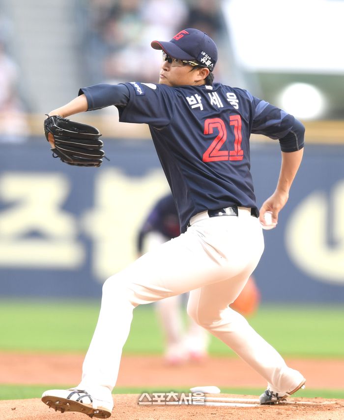 롯데 선발투수 박세웅이 31일 잠실야구장에서 열린 2023 KBO리그 LG와 경기에서 역투하고 있다. 2023. 5. 31.잠실 | 최승섭기자 thunder@sportsseoul.com