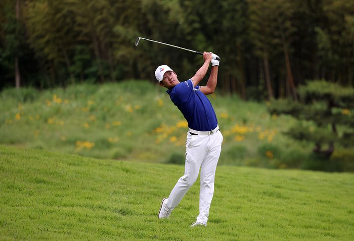 최승빈이 11일 에이원CC에서 열린 KPGA 선수권대회에서 샷하고 있다. 사진제공 | KPGA