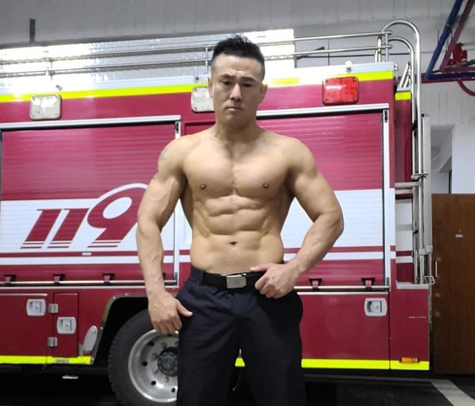 ‘소방관 파이터’ 신동국. 출처 | 신동국 채널