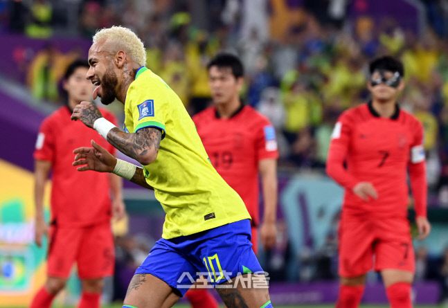 한국을 상대로 골을 넣는 네이마르.도하 | 최승섭기자