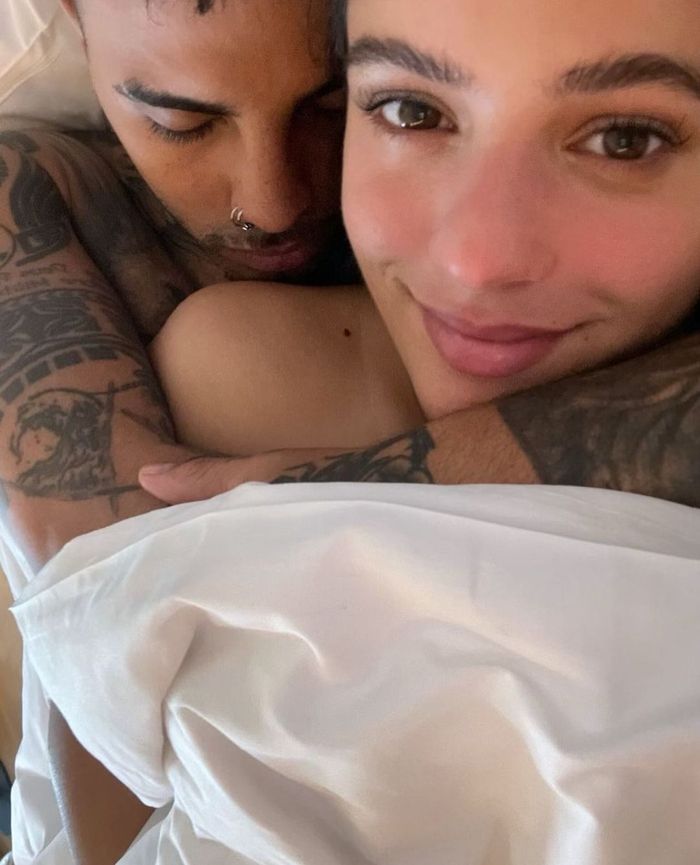 가수 로살리아, 라우 알레한드로. 사진 | 로살리아 채널