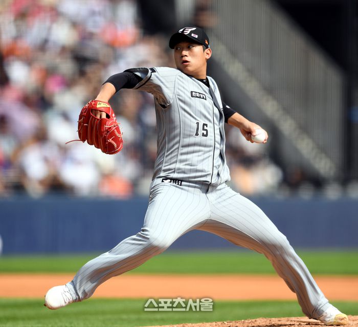 한화 투수 김기중이 6일 잠실야구장에서 열린 2023 KBO리그 두산과 경기 5회 역투하고 있다. 2023. 6. 6.잠실 | 최승섭기자 thunder@sportsseoul.com