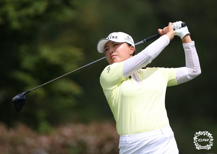 고진영이 3일 제주시 블랙스톤 제주에서 열린 제주 삼다수 마스터스 1라운드 8번 홀에서 티샷을 하고 있다. 사진 | KLPGA