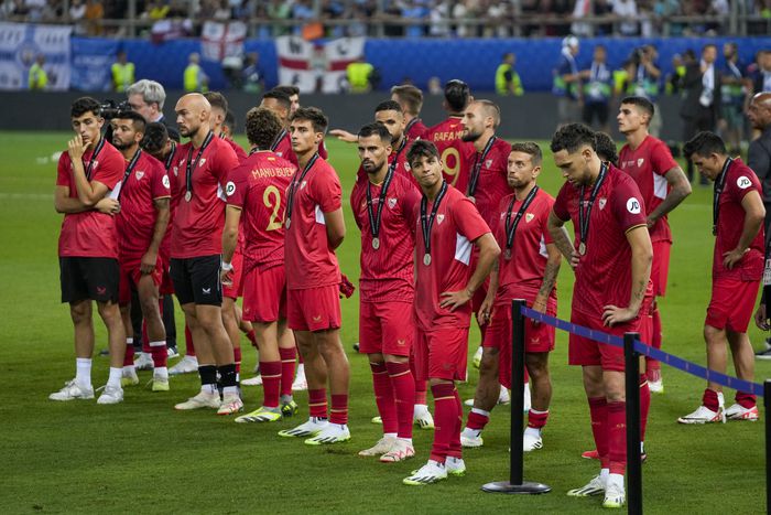 침통한 세비야 선수들. AP 연합뉴스