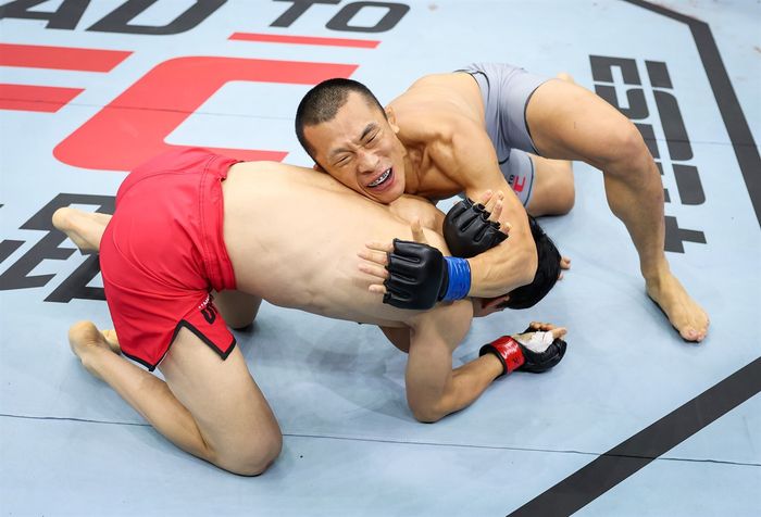 김상욱이 지난 5월 28일 중국 UFC 퍼포먼스 인스티튜트 상하이에서 열린 ‘로드 투 UFC’ 시즌 2 오프닝 라운드에서 마루야마 카즈마를 1라운드 만에 서브미션으로 제압했다. 사진 | UFC