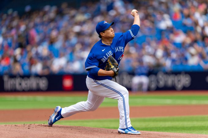 지난해 팔꿈치 수술을 받은 류현진이 444일 만에 승리 투수가 됐다. 사진 | 로이터