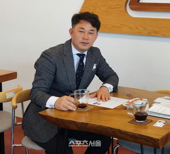 7일 김상민 더불어민주당 산림위원장과 인터뷰하는 모습.   사진|김기원 기자