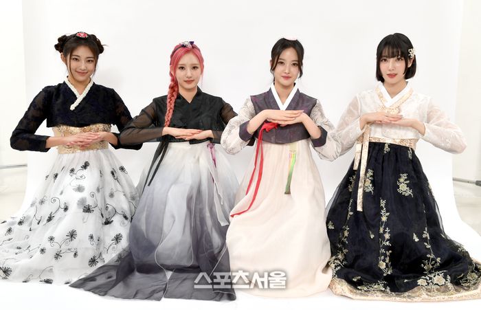 그룹 하이키(H1-KEY) 옐, 휘서, 서이, 리이나(왼쪽부터)가 추석인사를 하고 있다. 최승섭기자 thunder@sportsseoul.com