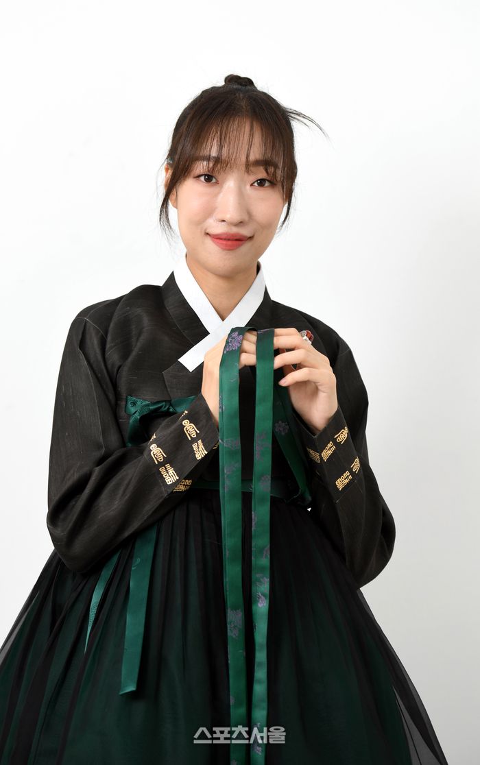 넷플릭스 ‘마스크걸’에서 열연한 이한별이 14일 서울 성동구 스튜디오에서 스포츠서울과 인터뷰에 앞서 포즈를 취하고 있다. 최승섭기자 thunder@sportsseoul.com