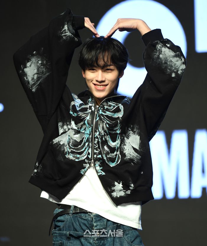 82MAJOR(에이티투메이저) 박석준이 11일 서울 강남구 일지아트홀에서 열린 데뷔 싱글 ‘ON(온) 발매기념 미디어 쇼케이스에서 포토타임을 갖고 있다.2023. 10. 11.최승섭기자 thunder@sportsseoul.com