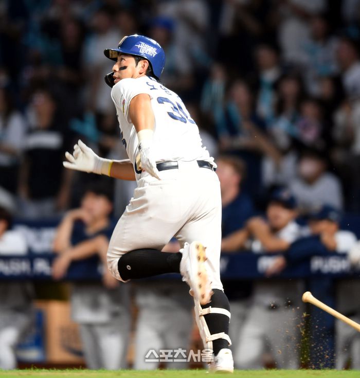 NC 오영수가 13일 창원 NC파크에서 열린 2023 KBO리그 KT와 경기 4회말 좌중간 2루타를 치고 있다. 2023. 9. 13.창원 | 최승섭기자 thunder@sportsseoul.com