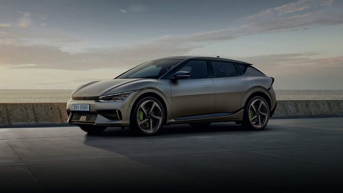 기아차가 지난 3월 단종된 스팅어를 대체할 차량으로 EV8(가제)을 통해 1000마력짜리 고성능 전기차 개발에 착수한 것으로 확인됐다. 사진은 EV6 GT. 사진|기아차