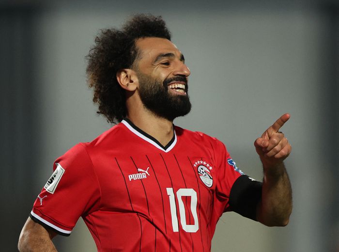 이집트 축구대표팀의 모하메드 살라가 16일(현지시간) 카이로에서 열린 지부티와의 2026 북중미월드컵 아프리카 예선 A조 1라운드에서 팀의 세번째 골을 성공시킨 뒤 좋아하고 있다. 카이로|로이터 연합뉴스