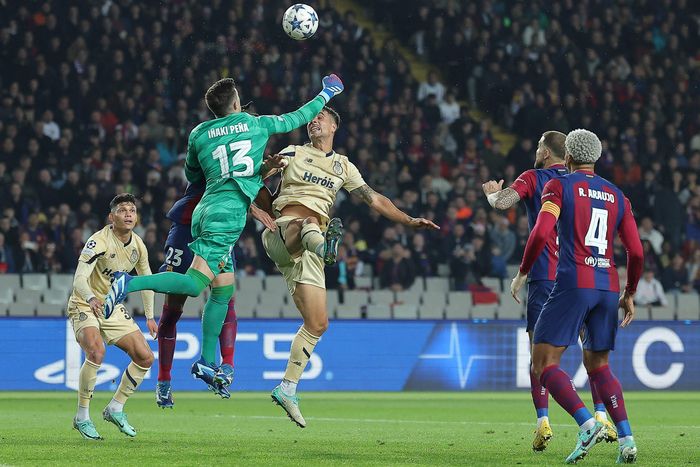 바르사 골키퍼 이나키 페냐의 선방. 바르셀로나|AFP 연합뉴스