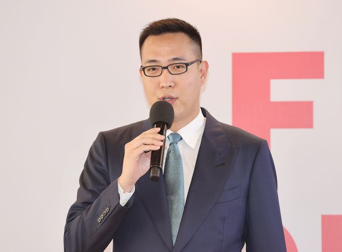 지난 6월 오전 서울 강남구 파이브가이즈에서 열린 기자간담회에서 김동선 한화갤러리아 전략본부장이 인사말을 하고 있다. 사진 | 연합뉴스