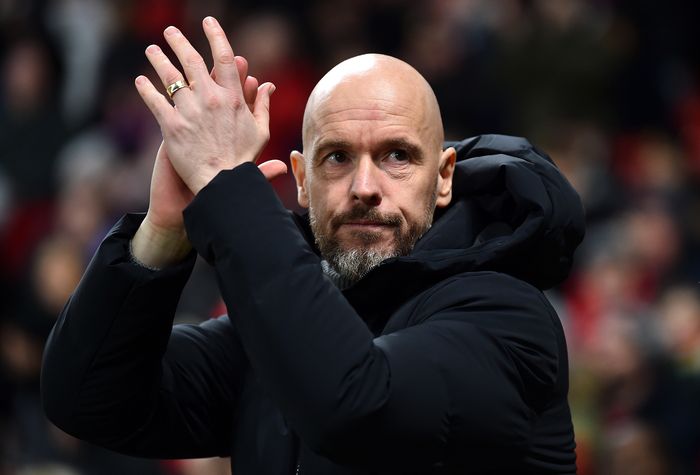 에릭 텐 하흐 맨체스터 유나이티드 감독이 홈 승리 뒤 박수를 치고 있다. 맨체스터|EPA 연합뉴스