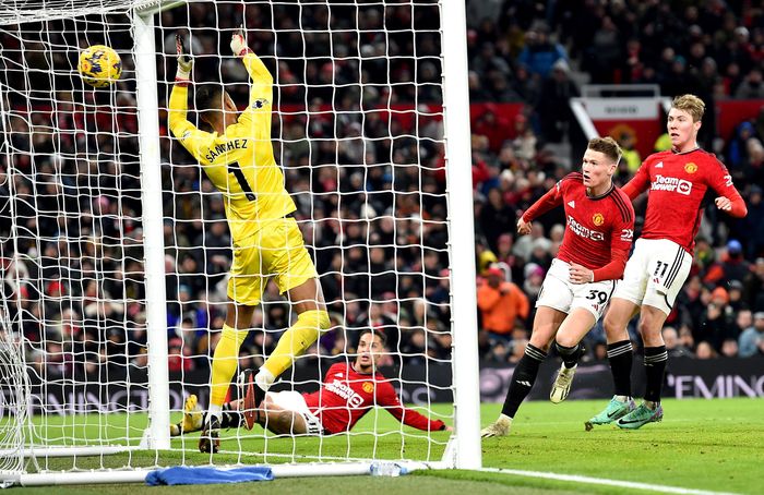 헤더슛이 골문으로 빨려 들어가는 순간. 맨체스터|EPA 연합뉴스