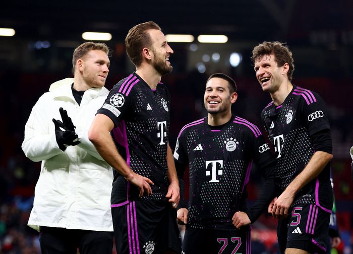 승리 뒤 기쁨을 나누는 해리 케인. 맨체스터|로이터 연합뉴스