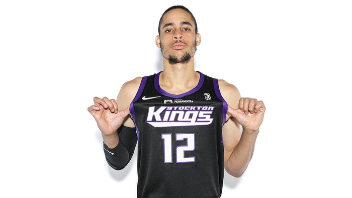 미국 연방수사국(FBI)가 18일(한국시간) 미국프로농구(NBA)에서도 뛴 G리그(NBA 하부리그) 현역 선수인 찬스 커맨치를 여성 납치·살인 혐의로 체포했다. 사진|Stockton